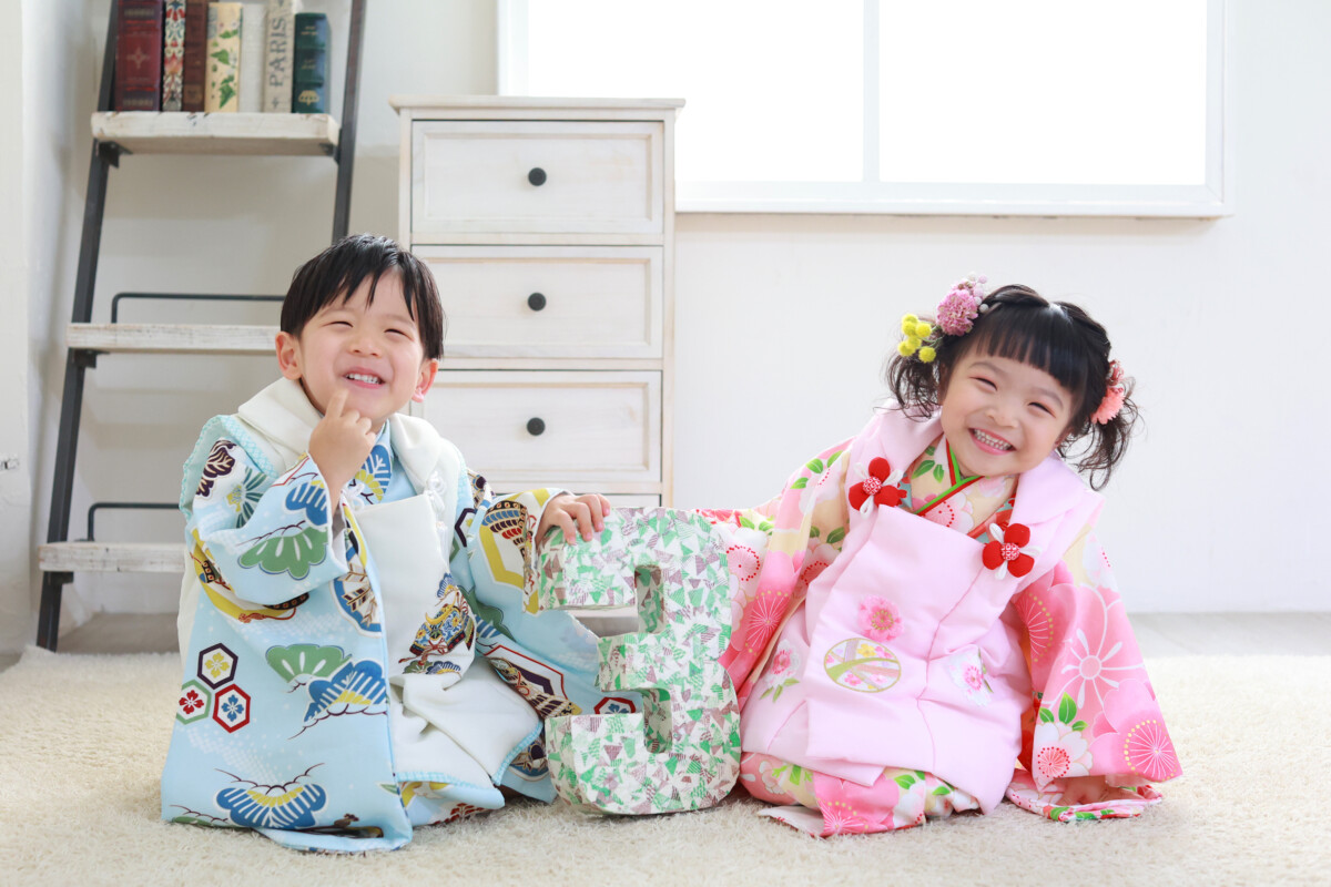 3歳七五三女の子　着物セット　双子用