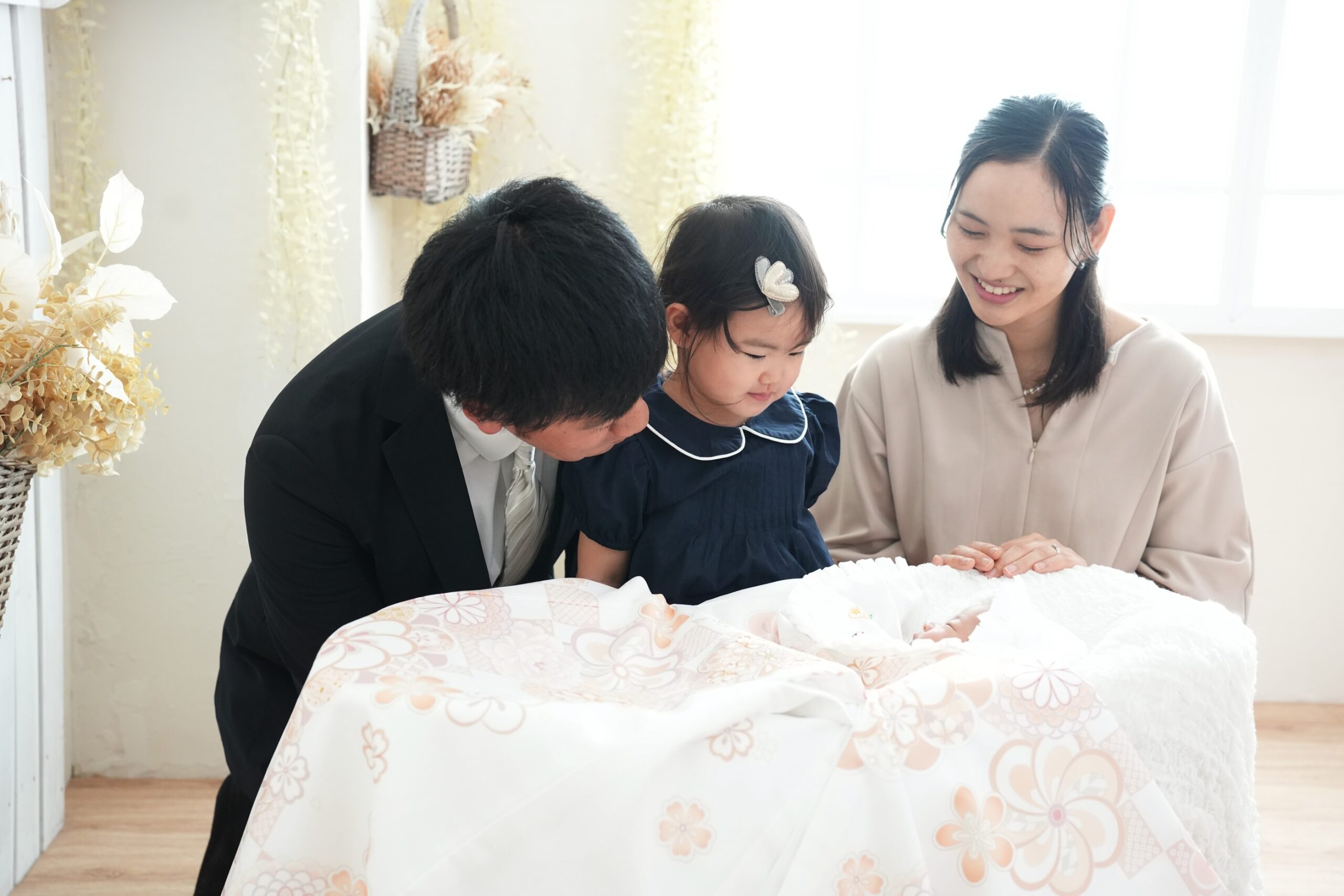 【お宮参り】服装はどうする?赤ちゃん・ママ・パパ・祖父母までまとめました